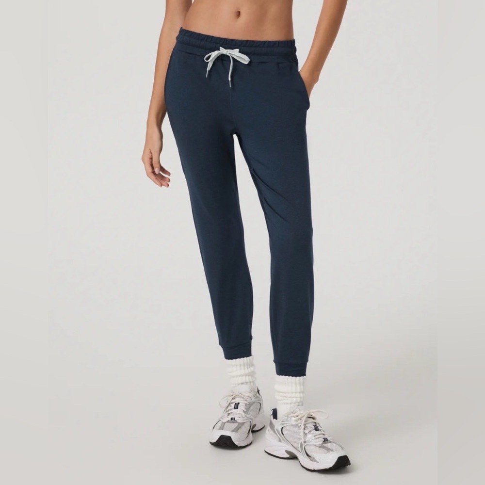 Vuori Women’s Dreamknit Performance Jogger Pants with Drawstring XXL
